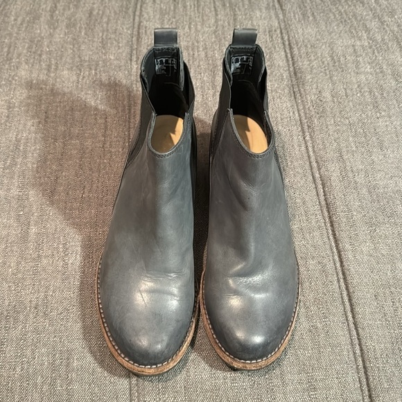 CLARKS Women’s Monica Blue Gray Leather Ankle Booties size 8 - Picture 2 of 10